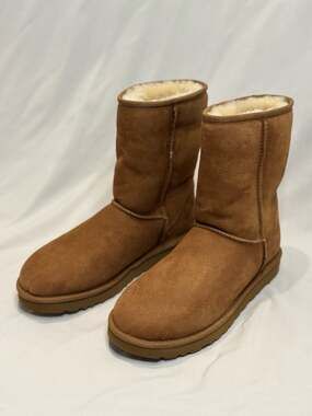 UGG Classic Short II Chestnut Suede Sheepskin Boots Women's Size 8
